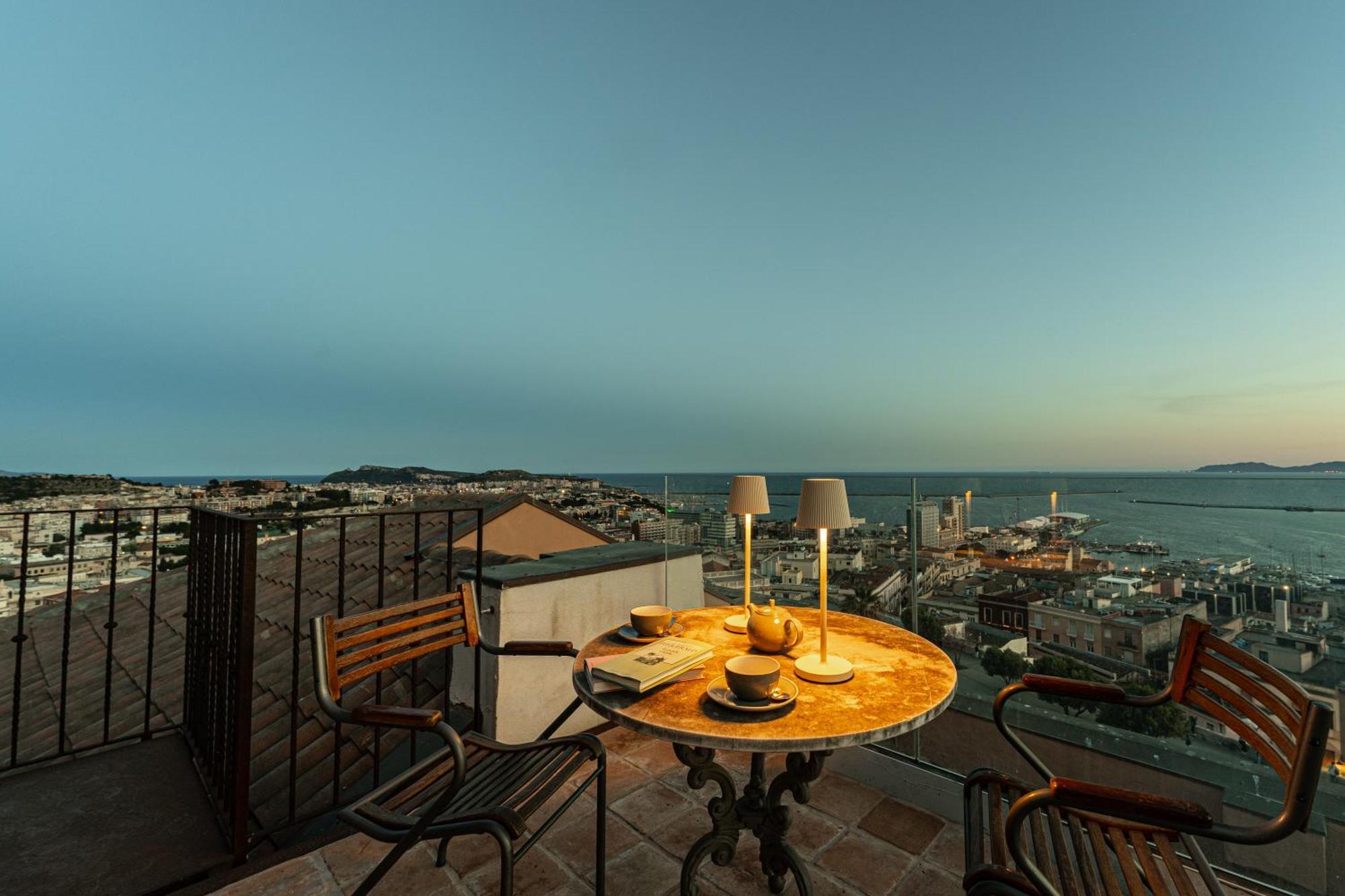 Palazzo Boyl 1840 Hotell Cagliari Exteriör bild
